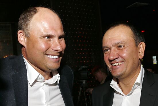 D. Khotimsky presents: Let's Cash In On the Crisis of Capitalism