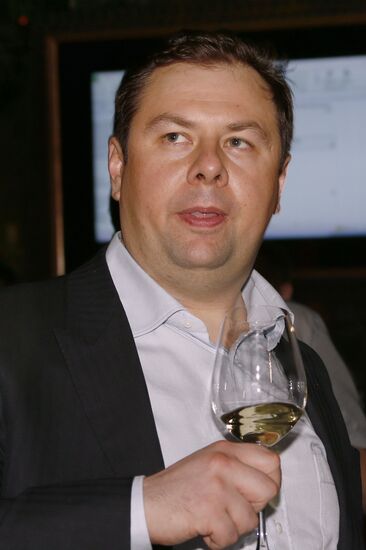 D. Khotimsky presents: Let's Cash In On the Crisis of Capitalism