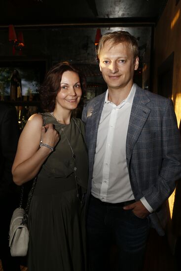 D. Khotimsky presents: Let's Cash In On the Crisis of Capitalism