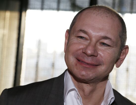 D. Khotimsky presents: Let's Cash In On the Crisis of Capitalism