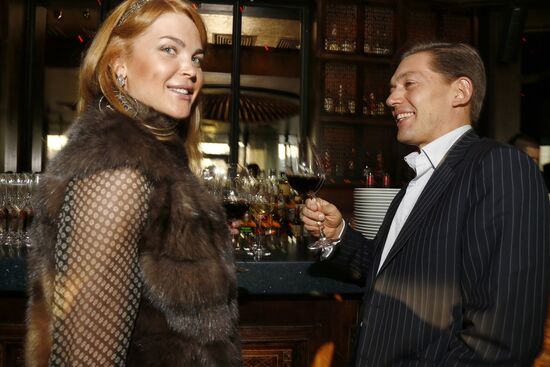 D. Khotimsky presents: Let's Cash In On the Crisis of Capitalism