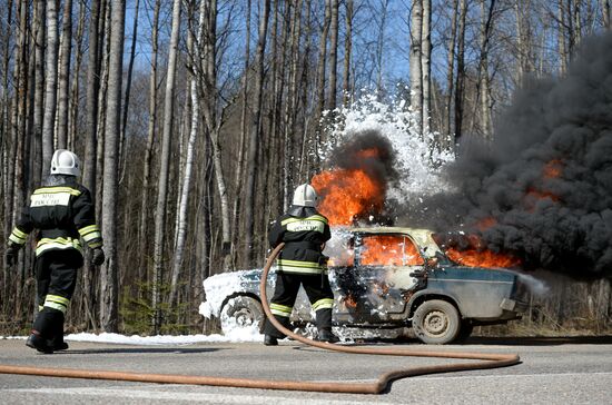 EMERCOM training exercise in road accident response