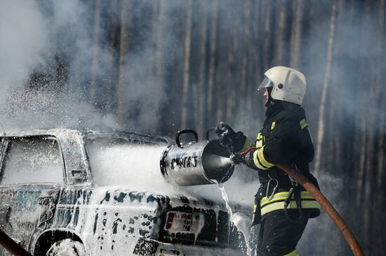 EMERCOM training exercise in road accident response