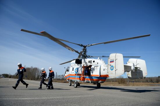 EMERCOM training exercise in road accident response