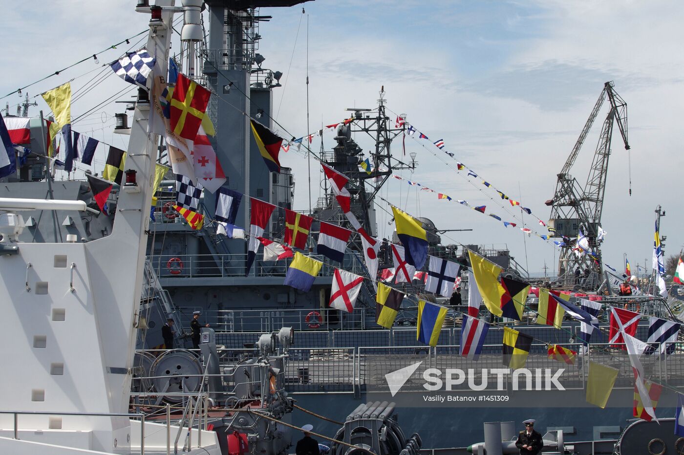 Participants in Blackseafor exercise arrive to Sevastopol