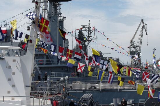 Participants in Blackseafor exercise arrive to Sevastopol