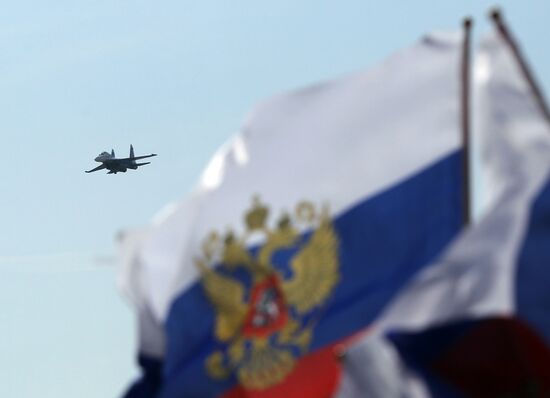 Demonstration flights of Swifts and Russian Knights in Kubinka