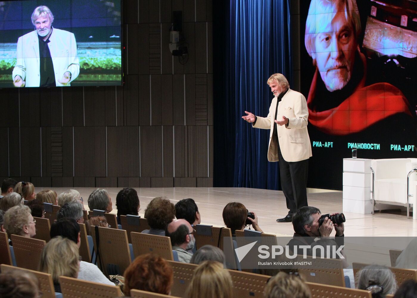 Vladimir Vasilyev during his gala at RIA Novosti