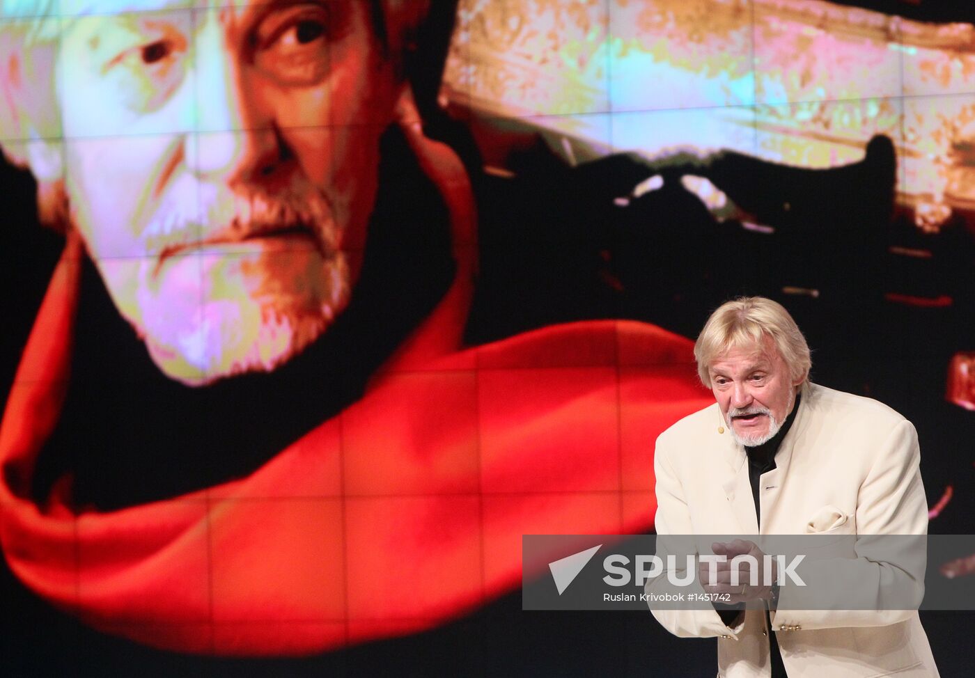 Vladimir Vasilyev during his gala at RIA Novosti