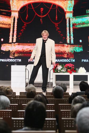 Vladimir Vasilyev during his gala at RIA Novosti