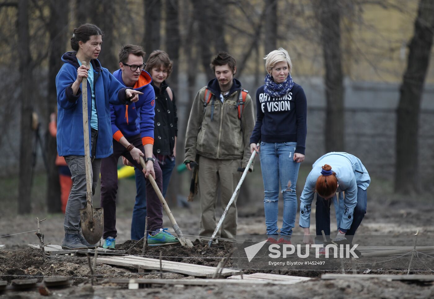 Spring subbotniks in Moscow