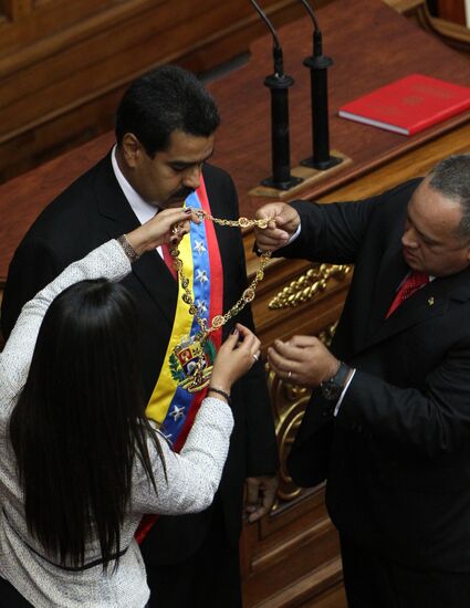Nicolas Maduro sworn in as Venezuela's president