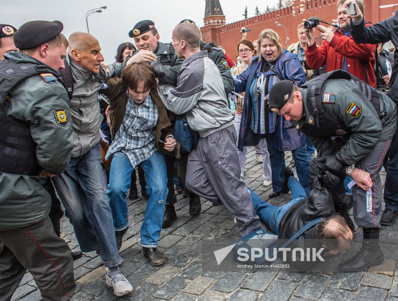 Unsanctioned opposition rally on Red Square