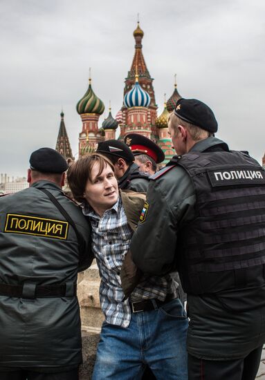 Unsanctioned opposition rally on Red Square
