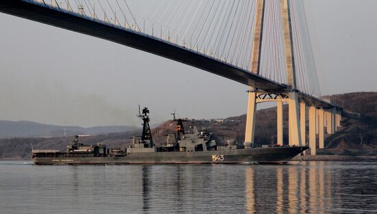 Welcoming Pacific Fleet convoy in Vladivostok