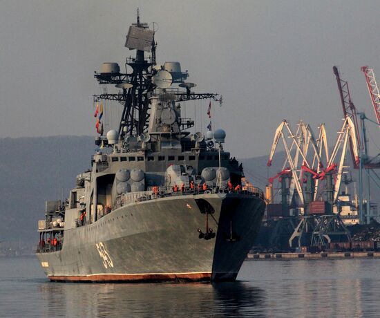 Welcoming Pacific Fleet convoy in Vladivostok