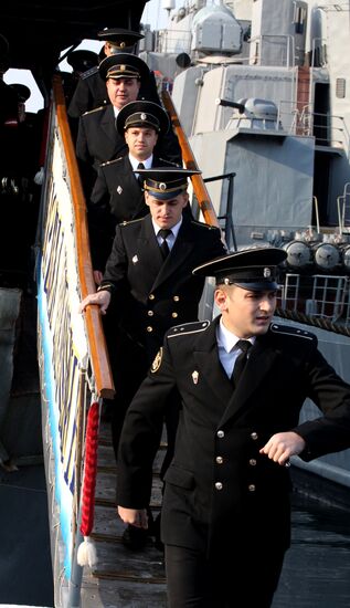 Welcoming Pacific Fleet convoy in Vladivostok