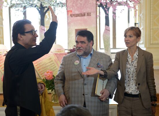 Cherry Wood arts festival opens in Moscow