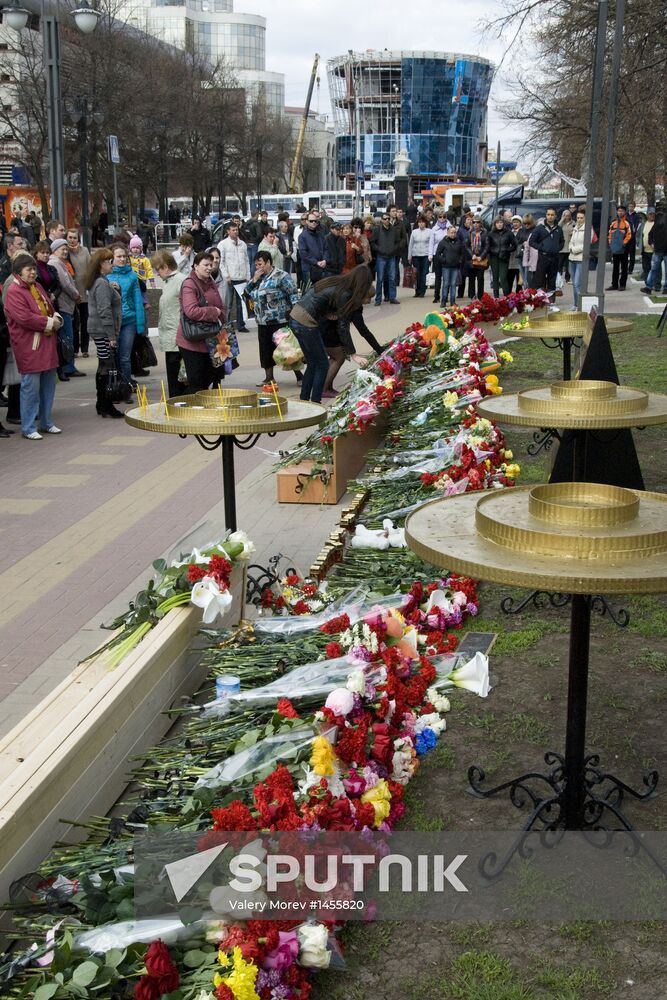 Belgorod residents commemorate victims of shooting incident