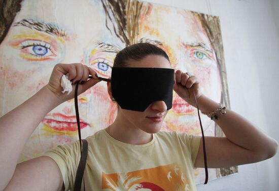 May Night, play with eyes closed, premieres in Moscow