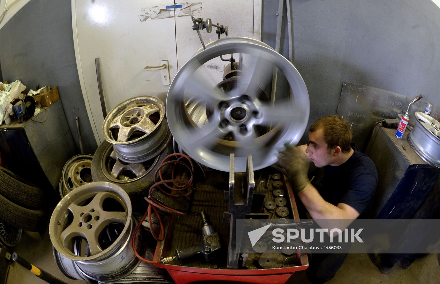 Work of tire centers in Russian cities