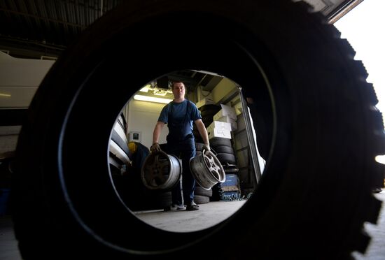 Work of tire centers in Russian cities