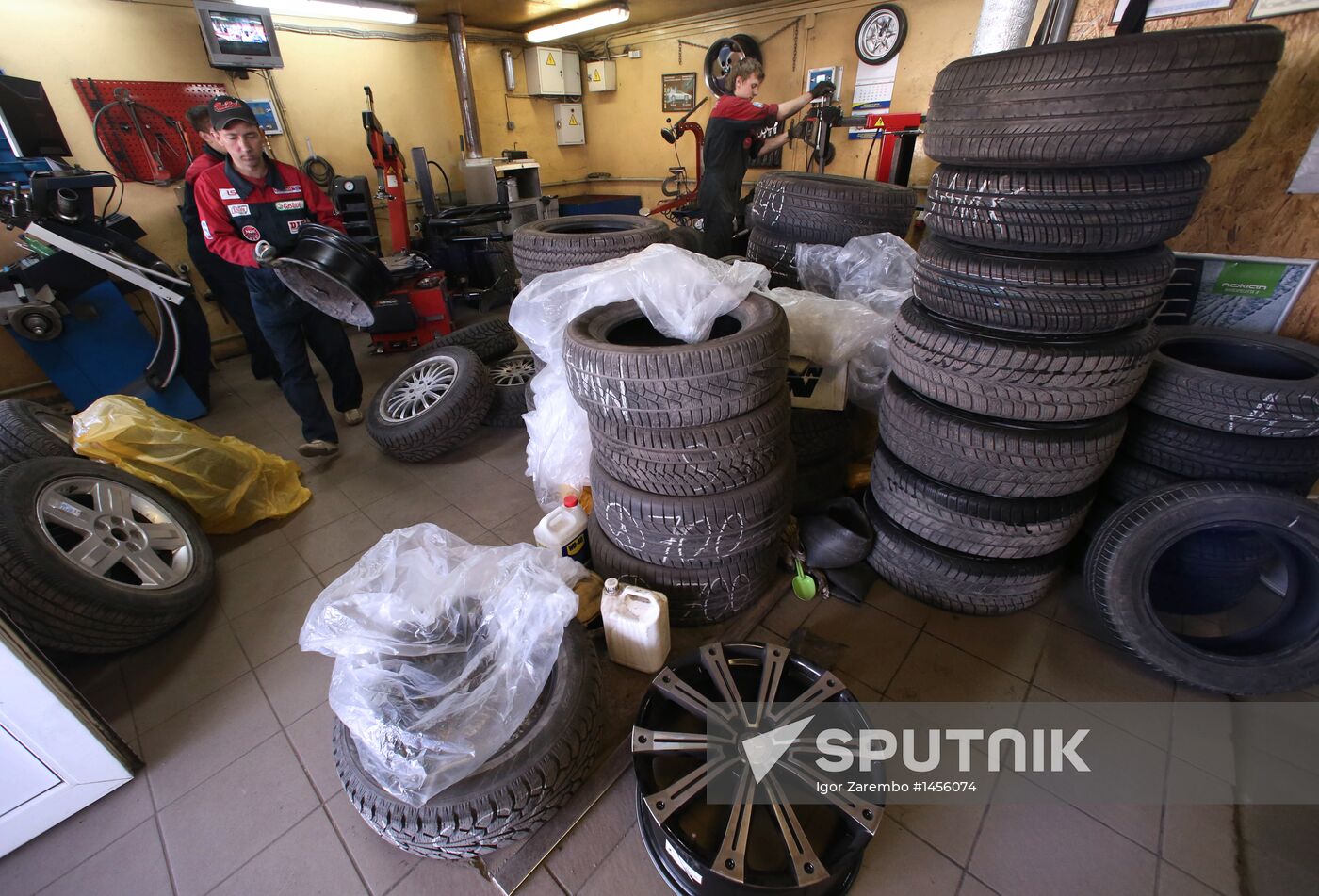 Work of tire centers in Russian cities