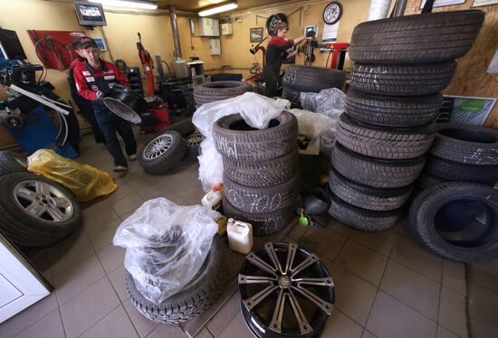 Work of tire centers in Russian cities