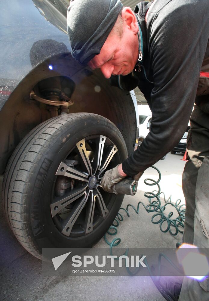 Work of tire centers in Russian cities