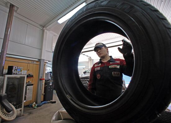 Work of tire centers in Russian cities