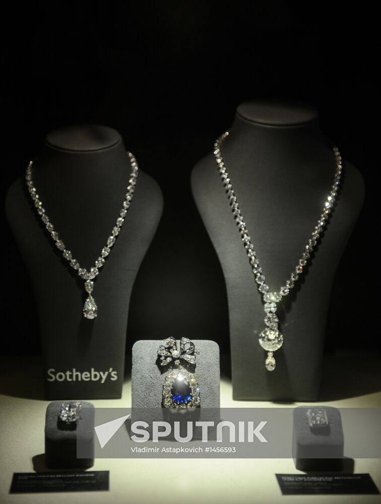 Sotheby's displays Gina Lollobrigida jewelry in Moscow