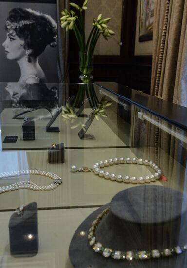 Sotheby's displays Gina Lollobrigida jewelry in Moscow