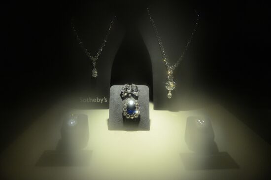 Sotheby's displays Gina Lollobrigida jewelry in Moscow