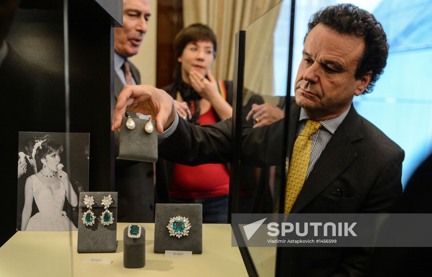 Sotheby's displays Gina Lollobrigida jewelry in Moscow