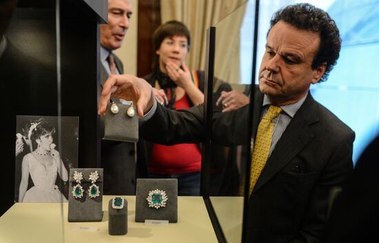 Sotheby's displays Gina Lollobrigida jewelry in Moscow