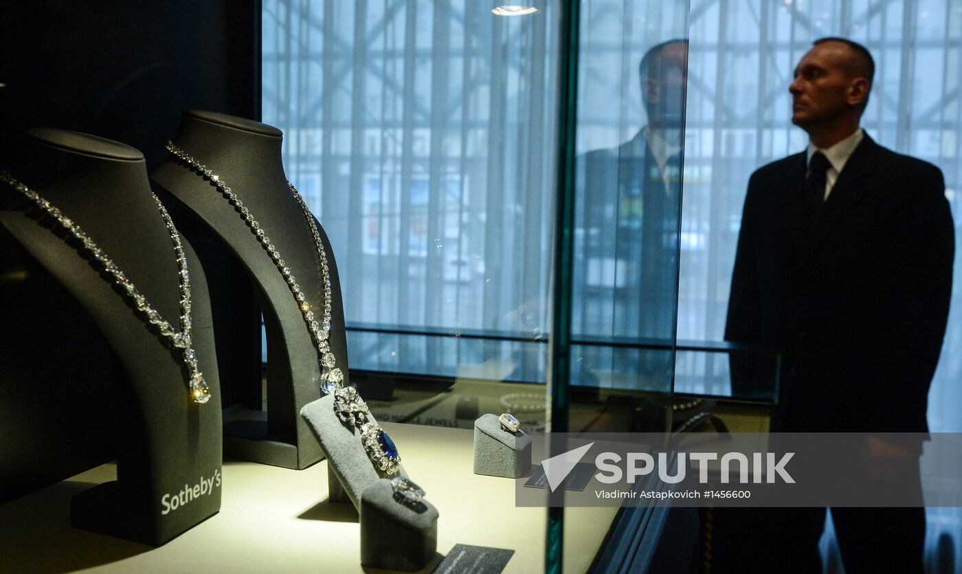 Sotheby's displays Gina Lollobrigida jewelry in Moscow