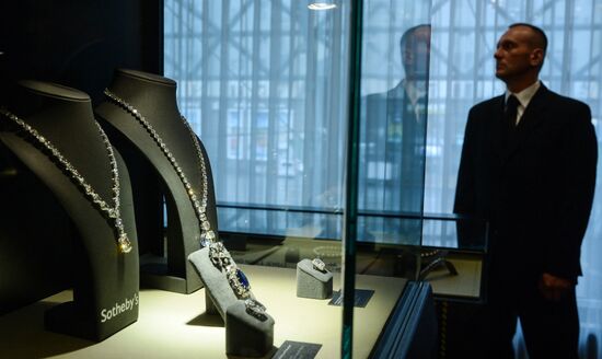 Sotheby's displays Gina Lollobrigida jewelry in Moscow