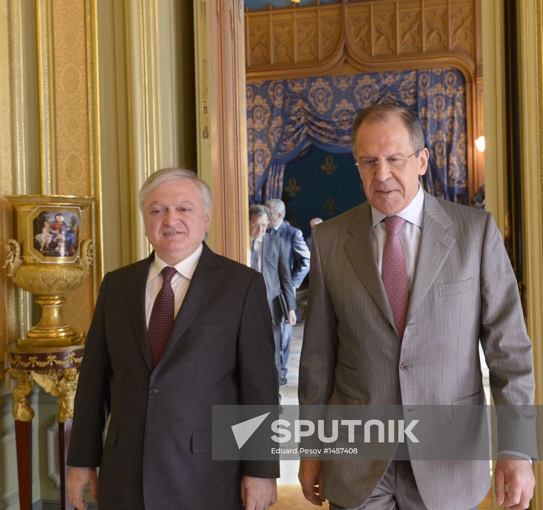 Sergei Ivanov meets with Edward Nalbandyan