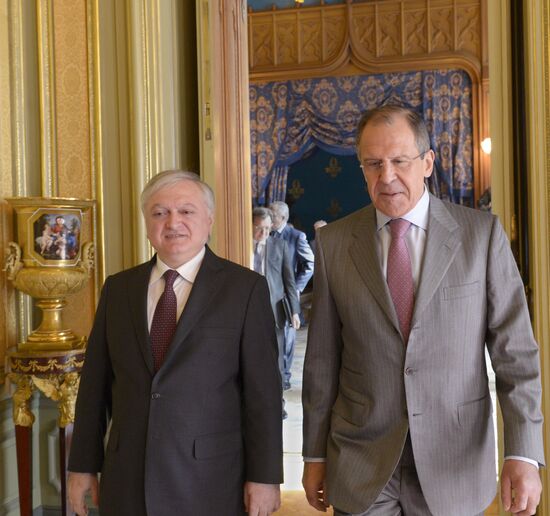 Sergei Ivanov meets with Edward Nalbandyan