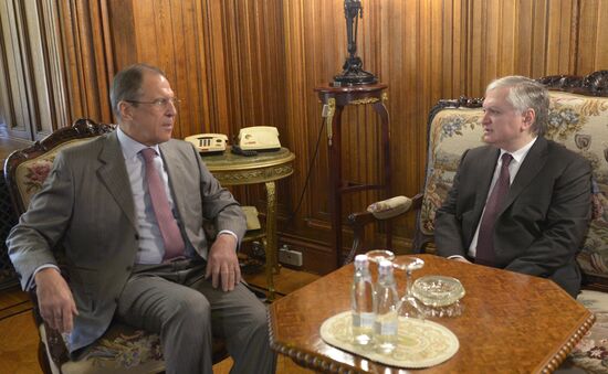 Sergei Ivanov meets with Edward Nalbandyan