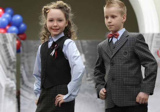 Festival of school uniforms and prom dresses "Aleksandriyka"