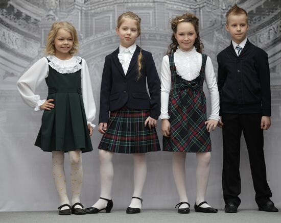 Festival of school uniforms and prom dresses "Aleksandriyka"