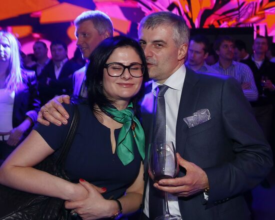 Without Falseness and Obscenities: Six Years of Business FM