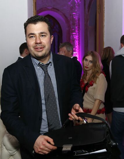 Without Falseness and Obscenities: Six Years of Business FM