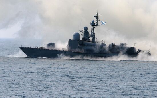Pacific Fleet holds training exercise for missile boats