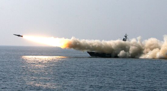 Pacific Fleet holds training exercise for missile boats