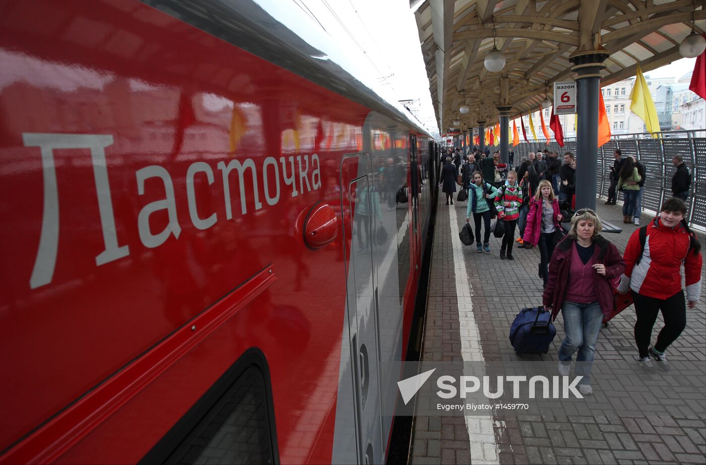 Train Lastochka (Swallow) makes its maiden voyage