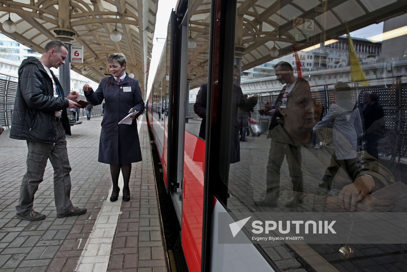 Train Lastochka (Swallow) makes its maiden voyage