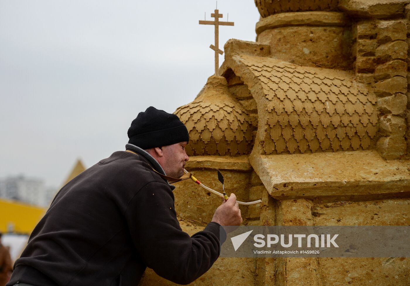 Exhibition of sand sculptures opens in Moscow