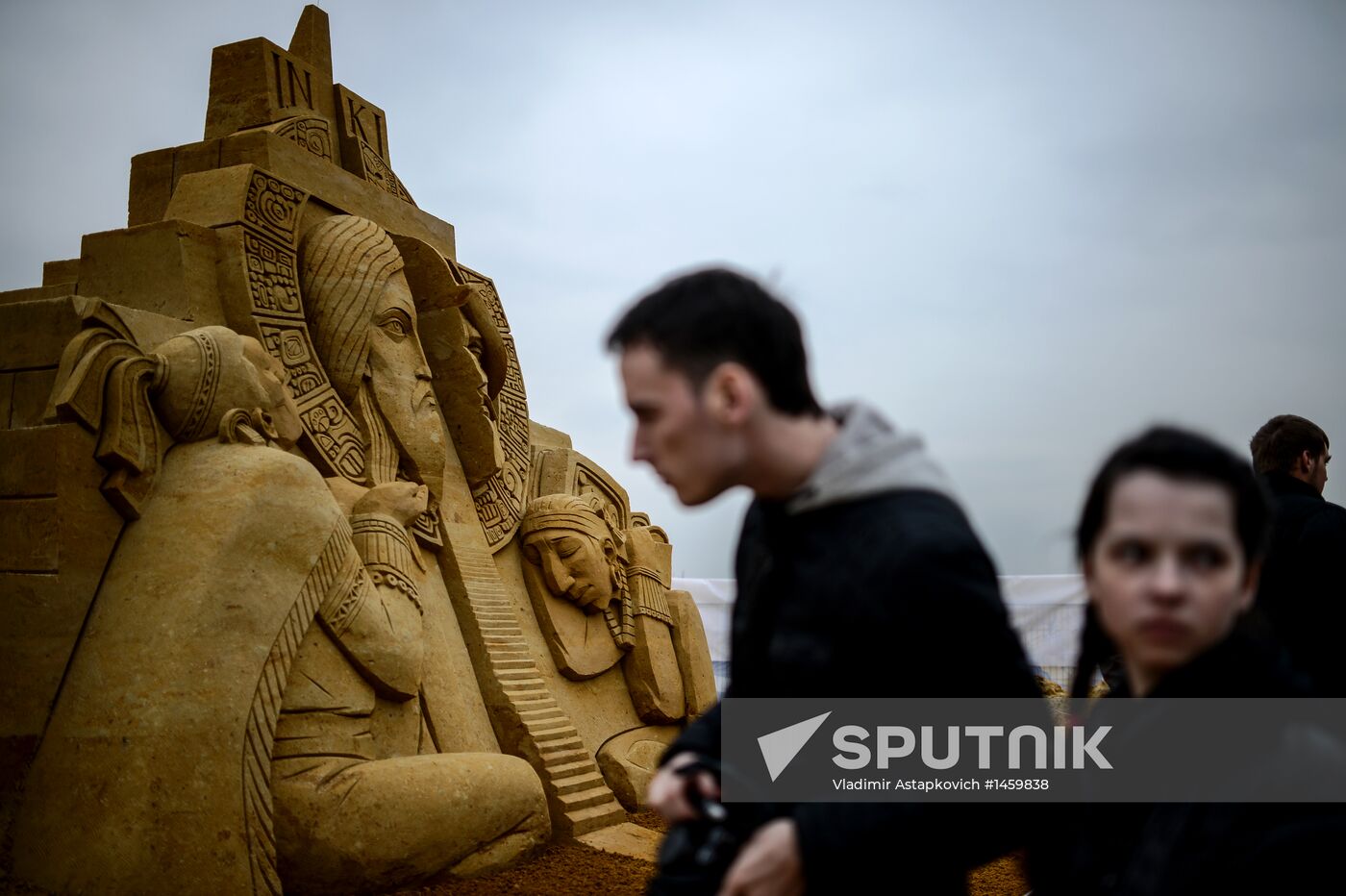 Exhibition of sand sculptures opens in Moscow